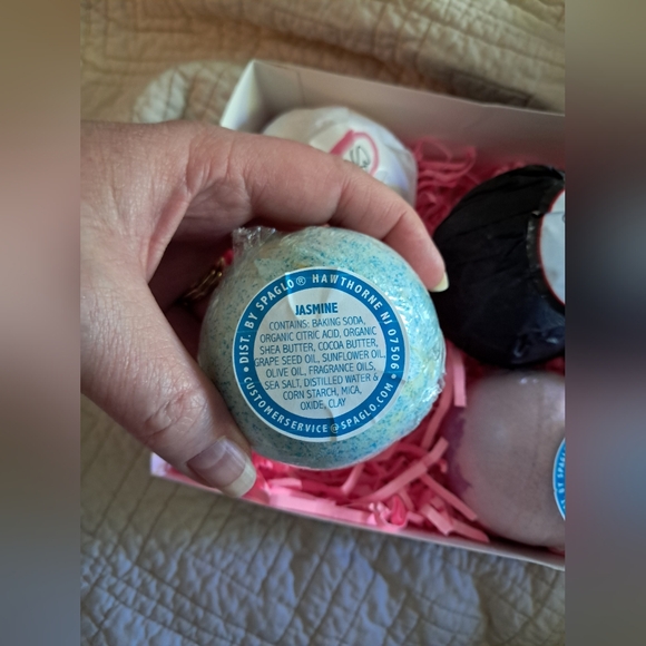 Mixed Large & XL Chocolate, Fruit, Floral Luscious Limited Edition Bath Bombs - Picture 6 of 16